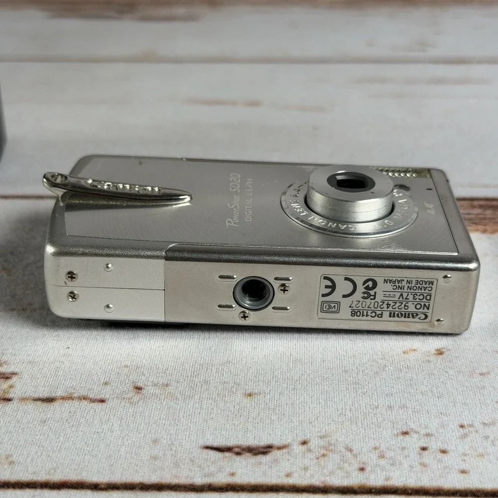Canon PowerShot SD20 Camera For Parts Repair Broken LCD Display As-Is